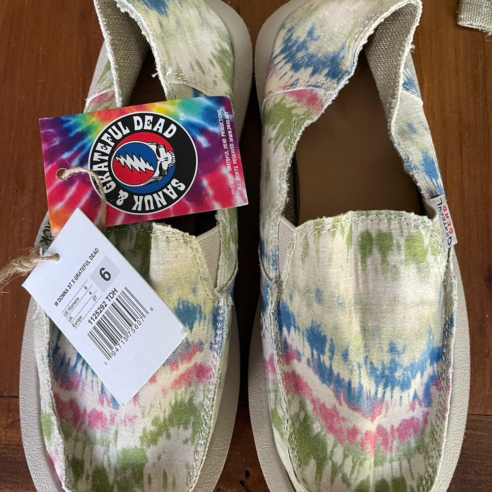 Sanuk Grateful Dead Tie-Dye Slippers
